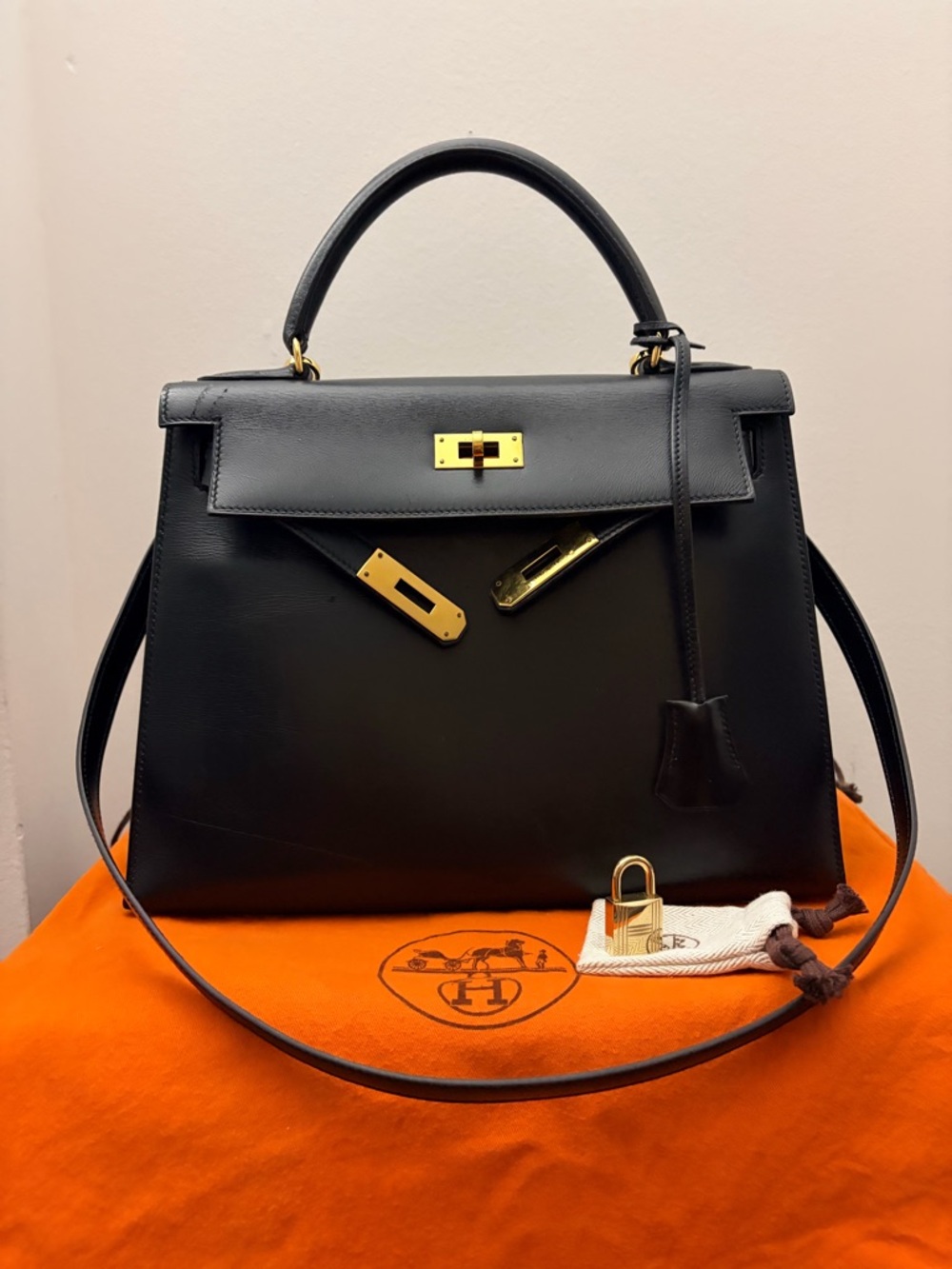 Hermès box calf Kelly 28 with gold HW